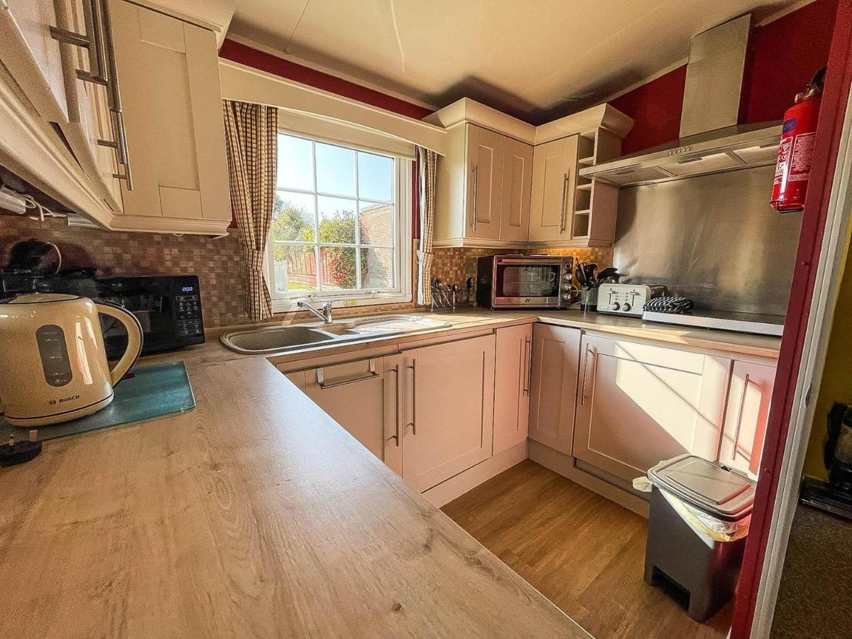 Superb Caravan With Decking Nearby Scratby Beach In Norfolk Ref 50030H Great Yarmouth Ngoại thất bức ảnh